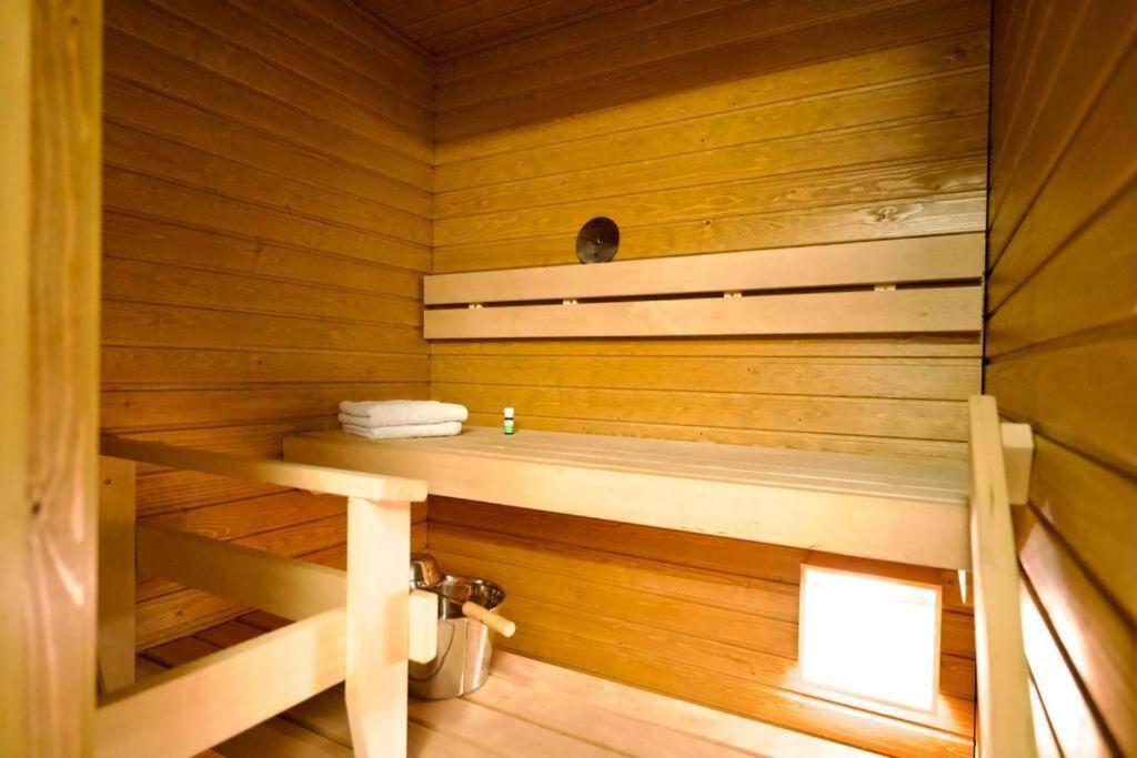 1Br Suite - King Size Bed - Wi-Fi - Gym & Sauna ロヴァニエミ エクステリア 写真